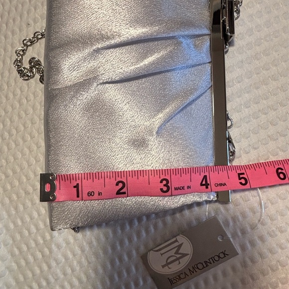 Jessica McClintock Silver Satin Pleated Evening Clutch with Chain Strap New - Picture 5 of 6